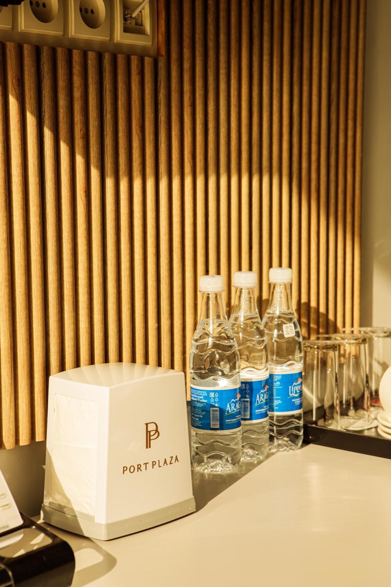 Отель Port Plaza Evn P'arak'ar Экстерьер фото